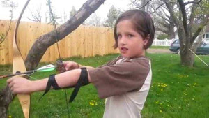 Clip: Kiểu nhổ răng có một không hai của bé gái