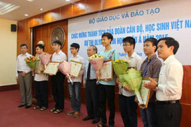 6 học sinh đạt huy chương Olympic Tin học Châu Á được thưởng thế nào?