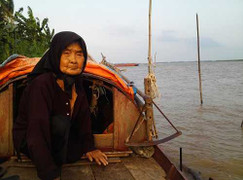 'Vua bà trăm tuổi' trường thọ nhờ cá sông Hồng