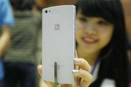 Nghi án đạo ảnh, đạo nhạc cho Bphone: BKAV nói gì?