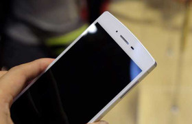 Những tranh cãi quanh chiếc điện thoại Bphone