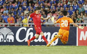 Công Vinh khó quên nụ cười mỉa mai của 'Messi Thái Lan'