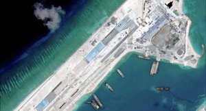 Báo Australia cáo buộc Trung Quốc chuyển vũ khí tới Biển Đông