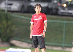 HLV Miura đổi thái độ: Hay cười, hết cau có, xả áp lực