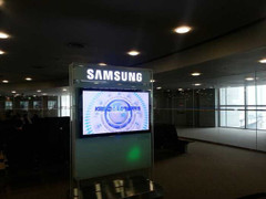 Vì sao mọi người Hàn đều sử dụng điện thoại Samsung?