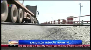 Lại xuất hiện rãnh lún sâu trên cầu Thanh Trì