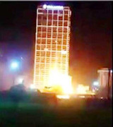 Cao ốc 40 tầng chập điện nổ như bom giữa thủ đô