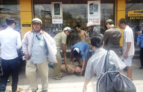 Thanh niên nước ngoài ngáo đá, đòi giết tài xế taxi