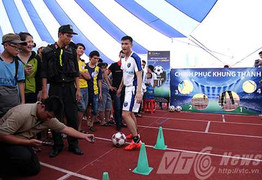 Công Vinh đến Đà Nẵng tìm kiếm tài năng bóng đá