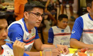 Kiatisak xoa tay hài lòng khi U23 Thái Lan thắng trận