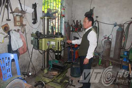 Lão nông 10 vợ ở thủ đô: Hành trình trốn trại lập 'phòng nhì' khắp Đông Dương