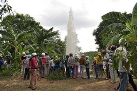 Kiểm tra giếng nước bất ngờ phun cao 20m