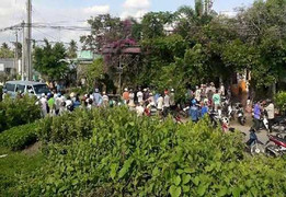 Bà chủ chết lõa thể trong quán karaoke