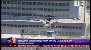 Kinh hoàng khoảnh khắc rơi cần cẩu, 10 người bị thương