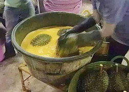 Thực hư loạt ảnh sầu riêng ngâm tẩm chất nhuộm vàng gây sốt mạng xã hội