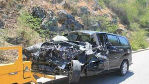 Xe 7 chỗ tông xe đầu kéo, một người Đài Loan tử vong