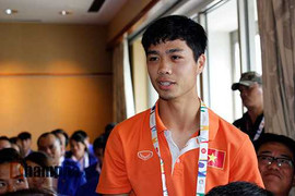 Công Phượng bị 'hỏi dồn' chuyện tình cảm