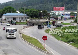 Nhiều tuyến quốc lộ bị lấn chiếm, cứ va chạm là chết
