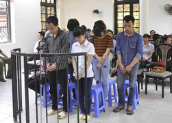 Đăng ảnh gái mại dâm lên websex để 'câu khách'