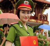 Nữ thủ khoa Học viện Cảnh sát xinh xắn lập kỳ tích sau 25 năm