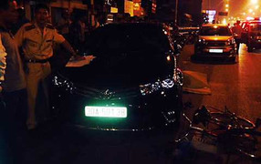 Hà Nội: Bị ô tô tông, người đi xe đạp chết thảm