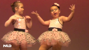 Clip vũ công nhí nhảy hài hước hút 34 triệu lượt xem