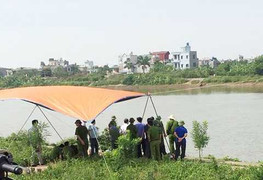 Chồng đập chết vợ, nhét vào bao tải thả trôi sông