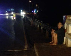 'Bướm đêm' ven quốc lộ ở miền Tây