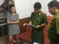 Thân thế ít biết của 'Thánh cô cô bóc'