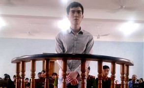 Chửi nhau trên facebook, dùng dao đâm chết bạn