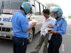 Bốn Đội trưởng Thanh tra giao thông bị miễn nhiệm