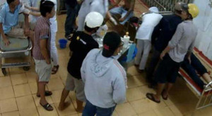 Nhóm côn đồ mang mã tấu vào bệnh viện truy sát