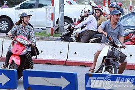 Người vi phạm 'cười khoái chí' quay đầu xe chạy trốn CSGT