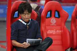 BLV Quang Huy: 'Đừng sa thải Miura'