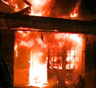 TP.HCM: Cháy lớn trong đêm, hàng trăm người tháo chạy