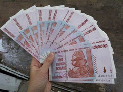 Đôla Zimbabwe ở Việt Nam: 100.000 tỷ đổi 500.000 đồng