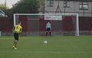 Pha sút penalty hài không tin nổi