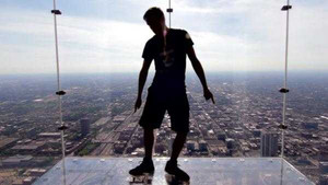 Video: Chàng trai ghi lại từng bước nhảy điêu luyện trong 100 ngày tại 100 địa điểm khác nhau