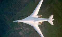 Video: Phi cơ ném bom chiến lược Tu-160 Blackjack của Nga thị uy sức mạnh