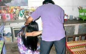 Chồng đánh vợ chấn thương đầu, nói mê sảng