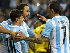 Higuain lập công, Argentina vào tứ kết Copa America
