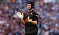 Petr Cech chính thức sang Arsenal