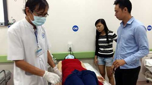 Cặp đôi trúng độc nặng sau khi ăn lẩu