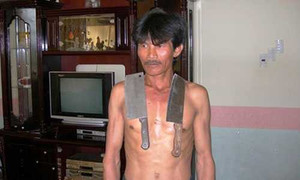 'Siêu nhân' chân đất phóng điện, hút kim loại