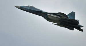 Siêu chiến cơ Nga Sukhoi T-50 và thần sấm Mỹ F-35: 'Hàng' nào nóng hơn?