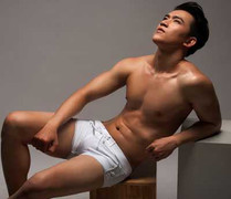 Siêu mẫu Võ Cảnh: May mắn nhờ chuyển nghề