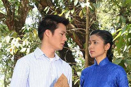 Loạt người tình màn ảnh nổi tiếng của Việt Trinh