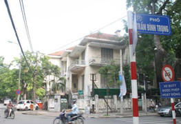 Biệt thự Pháp hoang lạnh trên phố đẹp nhất Hà Nội