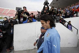 Bố gây tai nạn chết người, Cavani dễ rời Copa America 2015