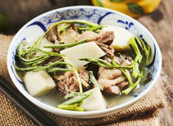 Đãi cả nhà vịt om sấu đầy hấp dẫn